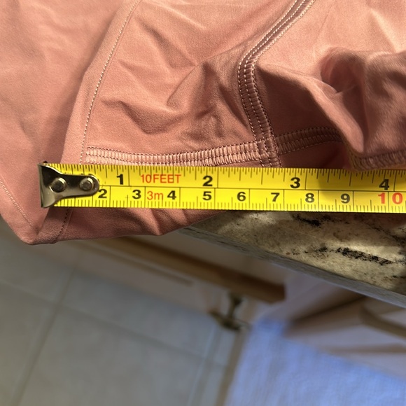 NWT short athletic shorts - Picture 6 of 7